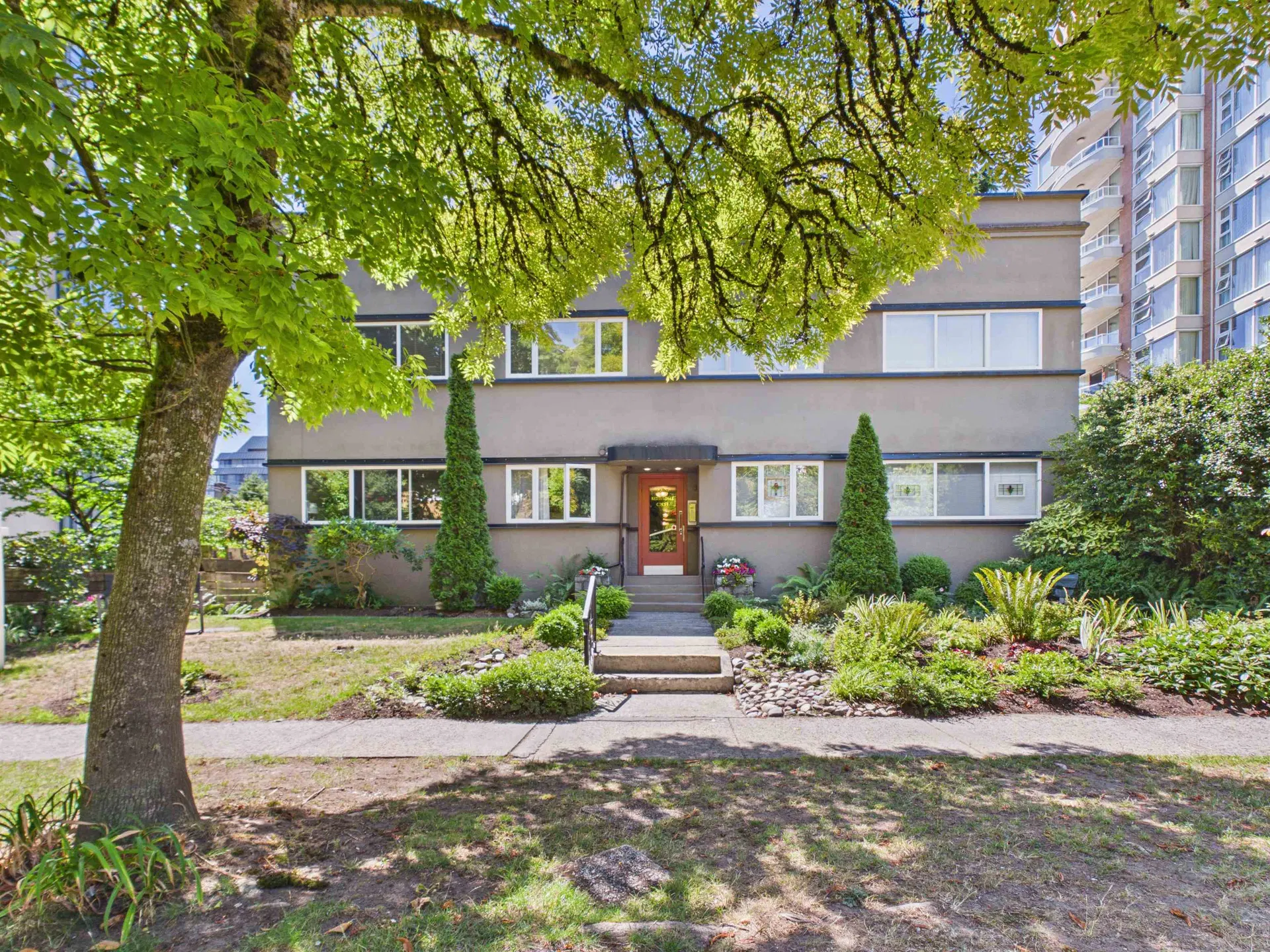 Photo 1 of 16 at #10 – 2296 W 39th Avenue