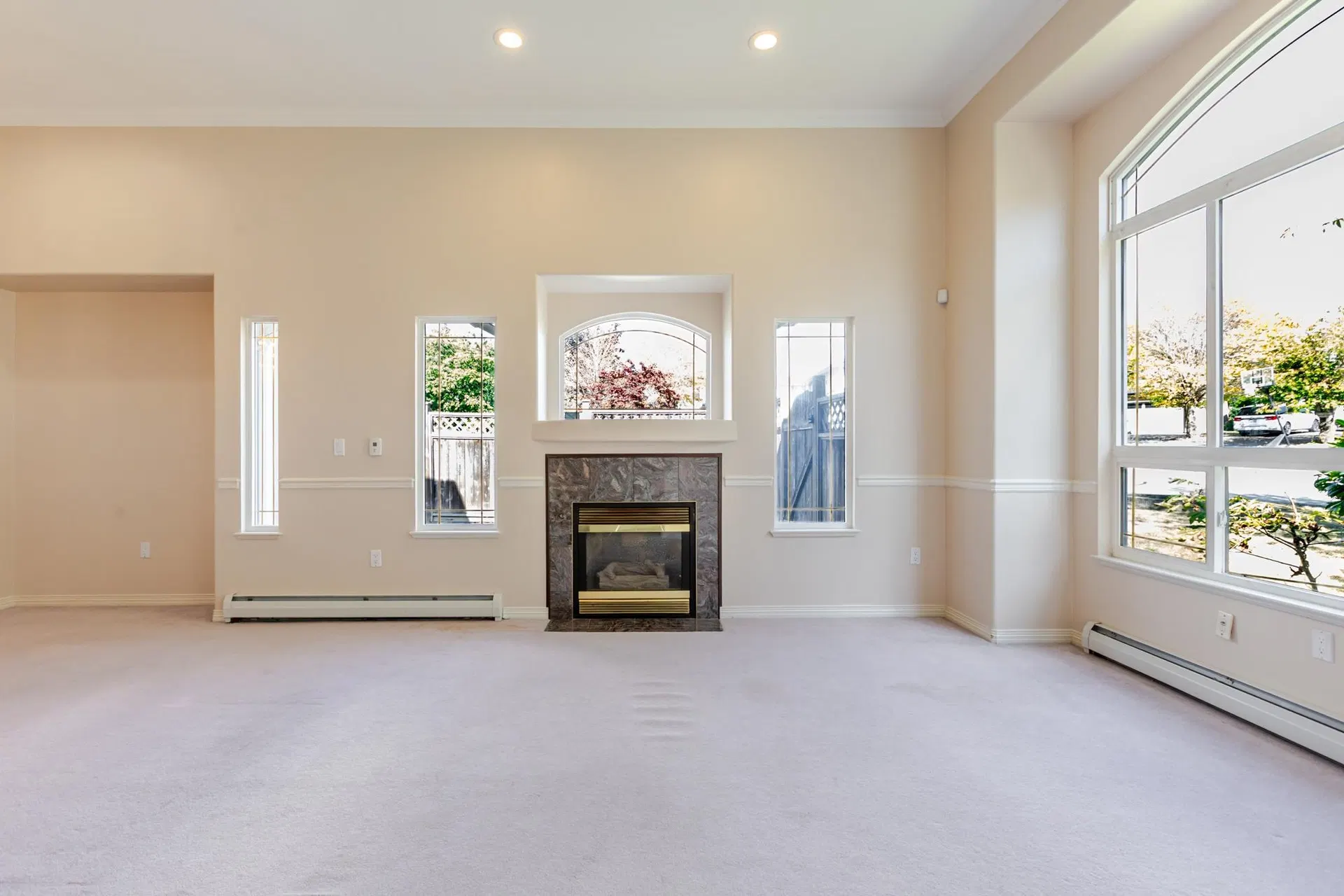Photo 4 of 40 at 7953 155a Street