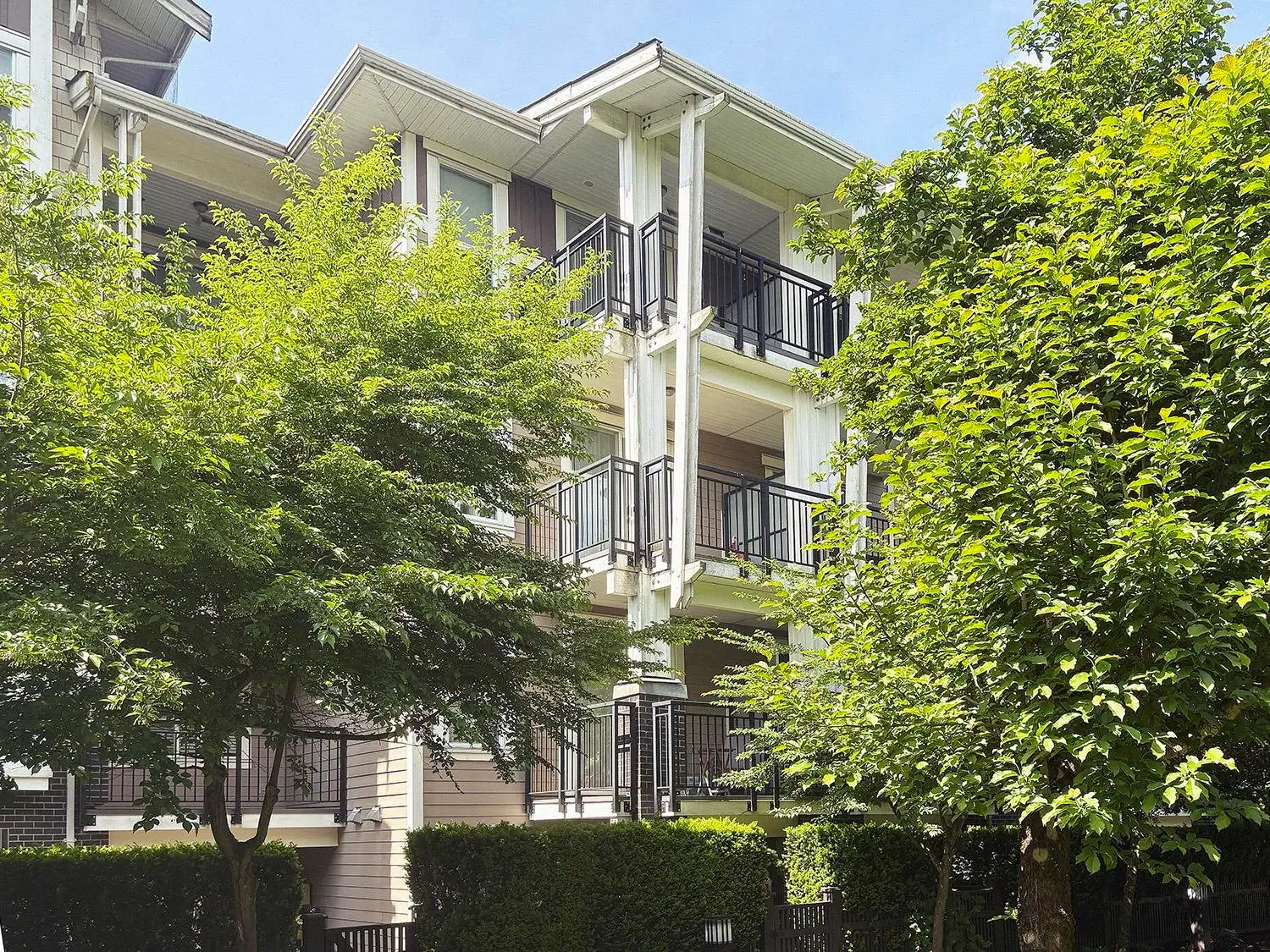 #219 – 5788 Sidley Street