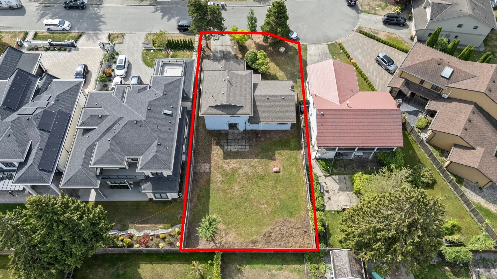 Photo 4 of 14 at 4391 Deerfield Crescent