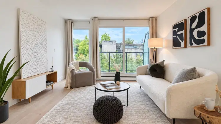 #10 – 1355 4th Avenue