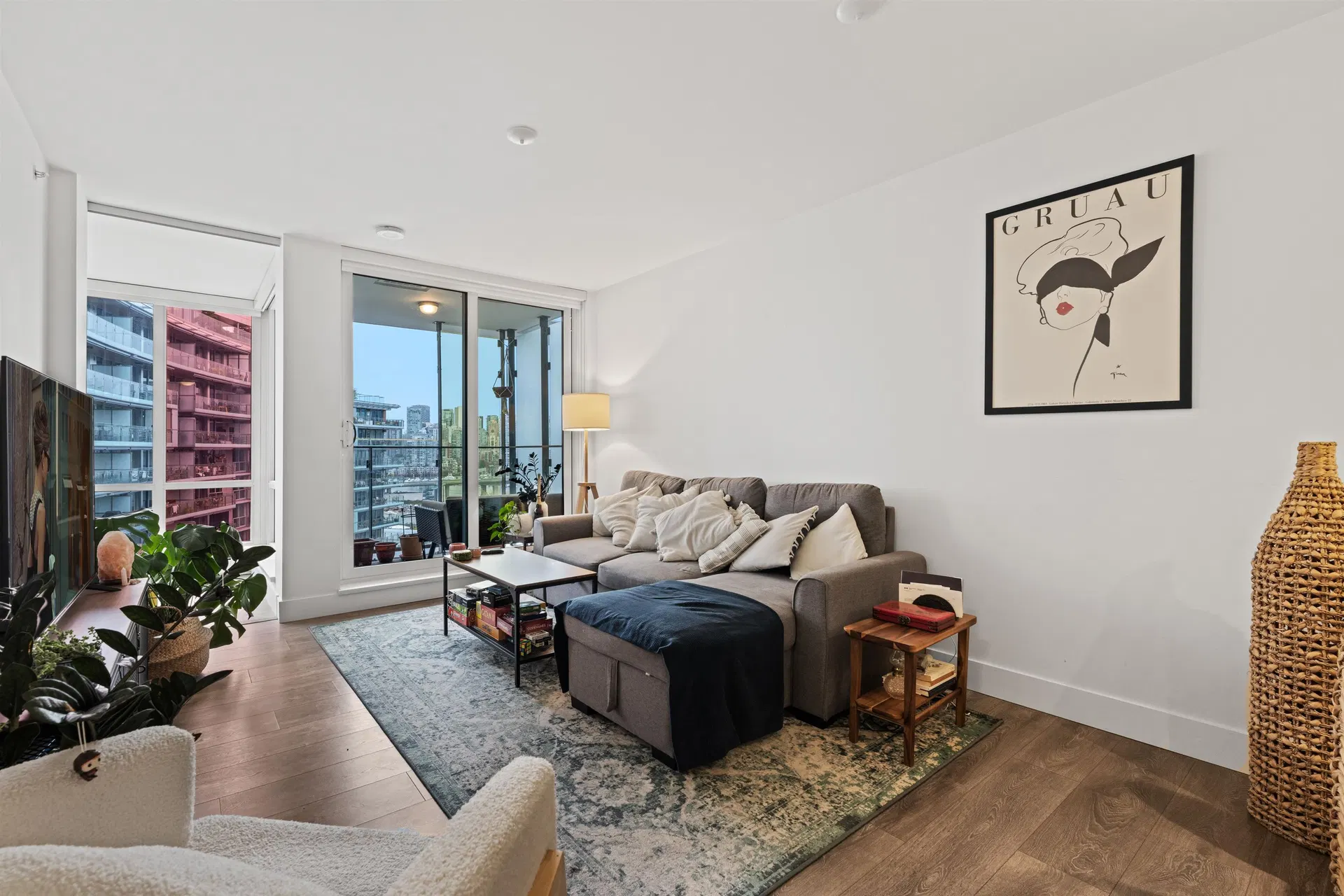 Photo 5 of 35 at #1601 – 1788 Columbia Street