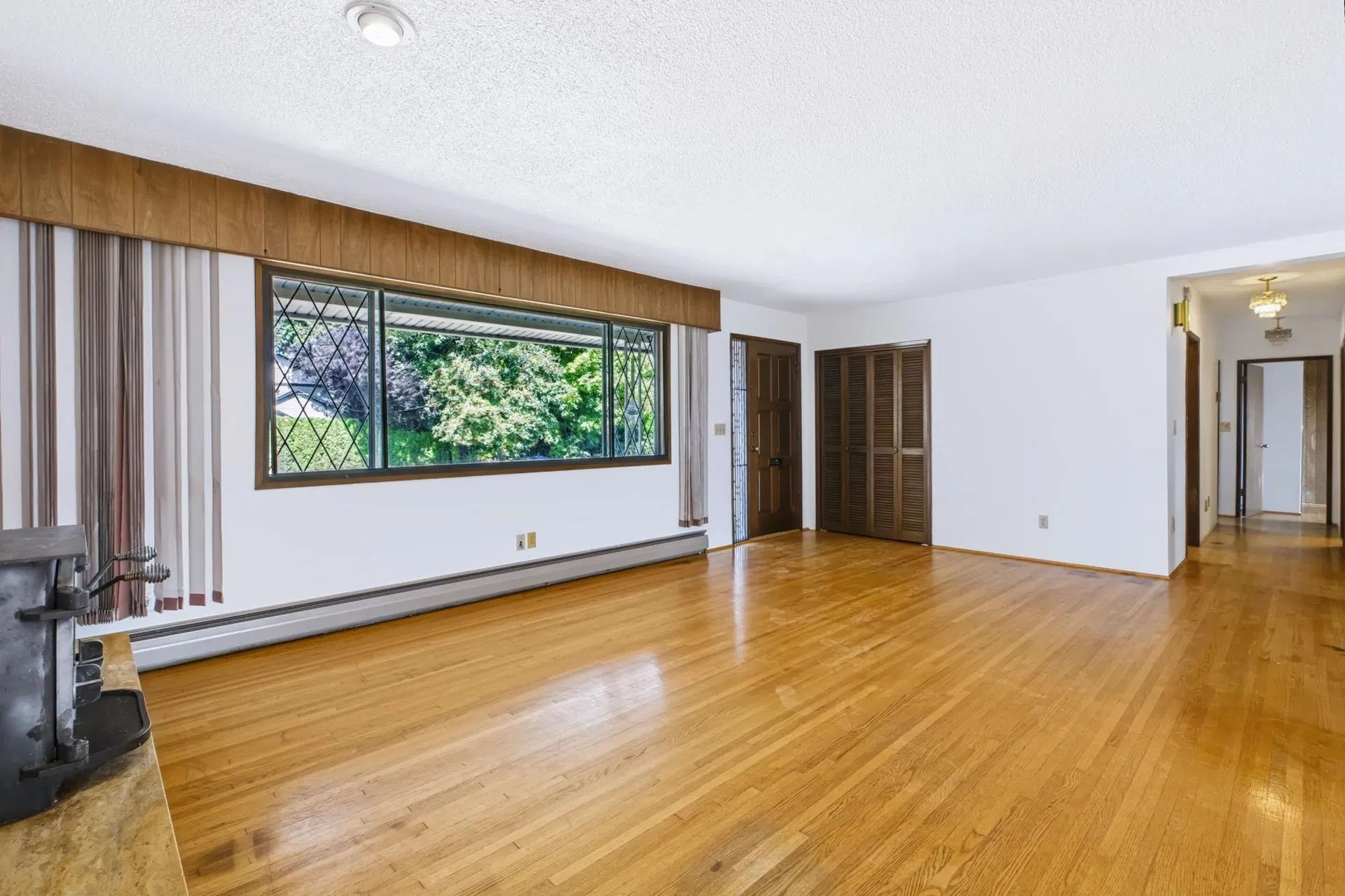 Photo 5 of 35 at 45596 Lewis Avenue