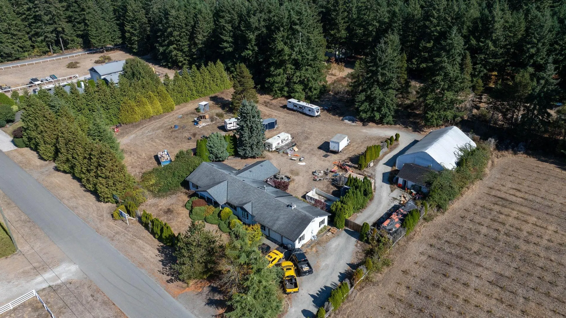 Photo 4 of 29 at 2920 197a Street
