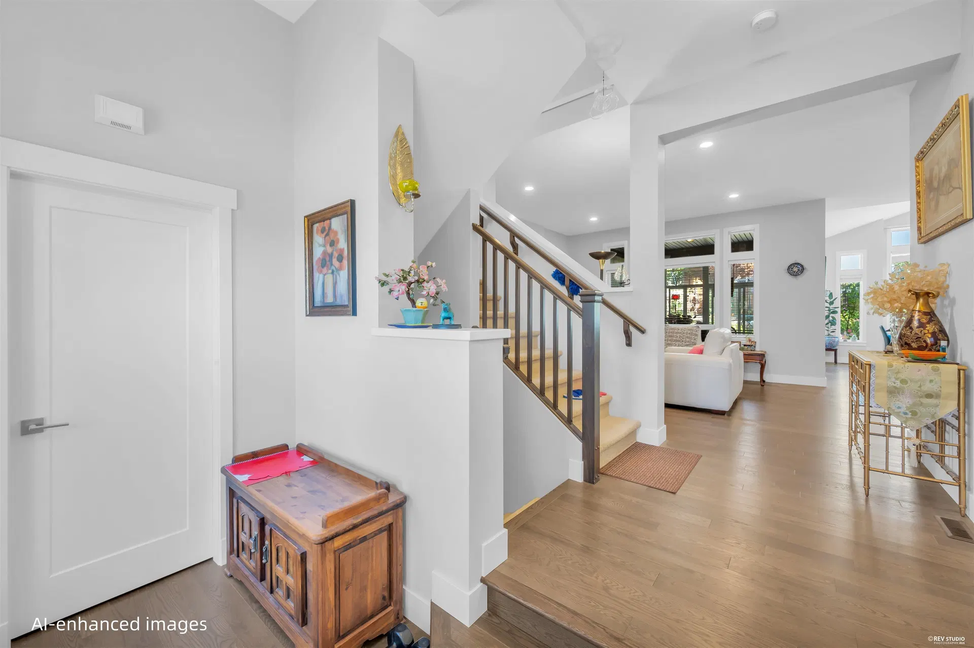 Photo 3 of 26 at 3505 Princeton Avenue