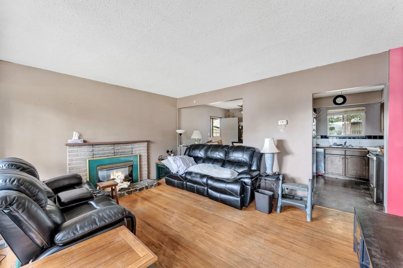 Photo 4 of 30 at 24931 121 Avenue