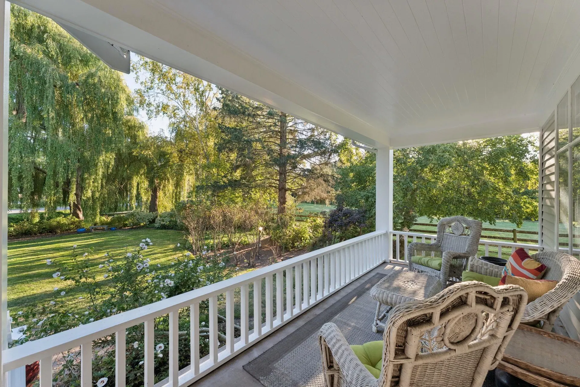 Photo 4 of 40 at 5331 34b Avenue