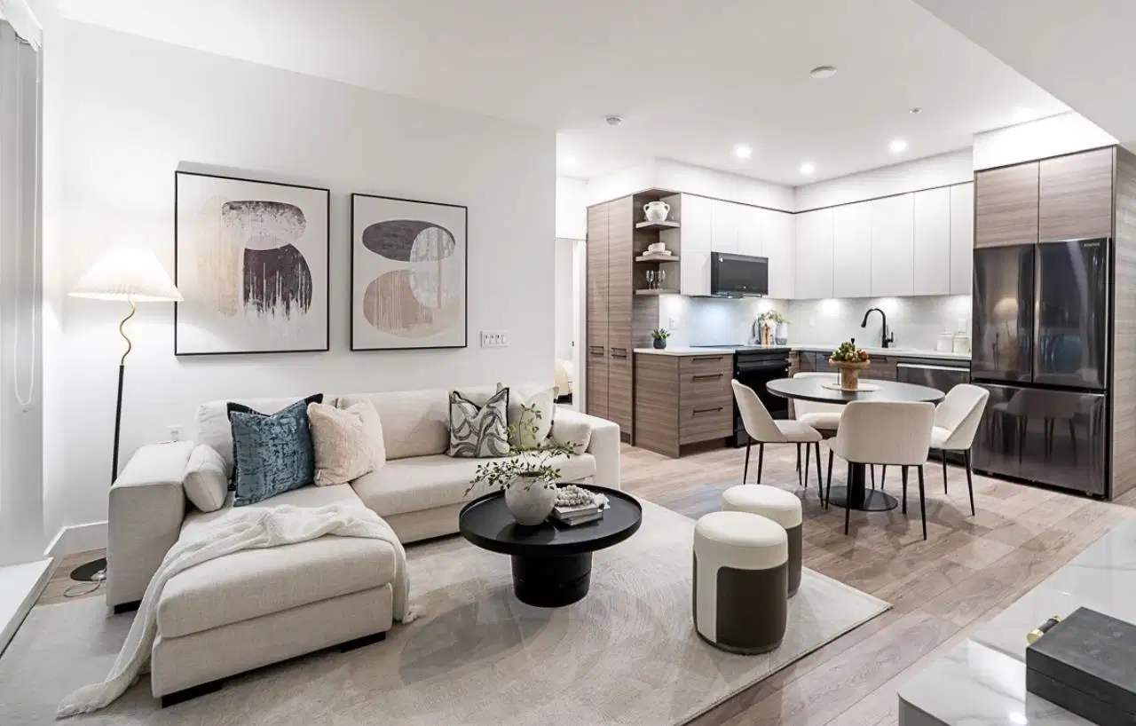 #201 – 422 Lakewood Drive