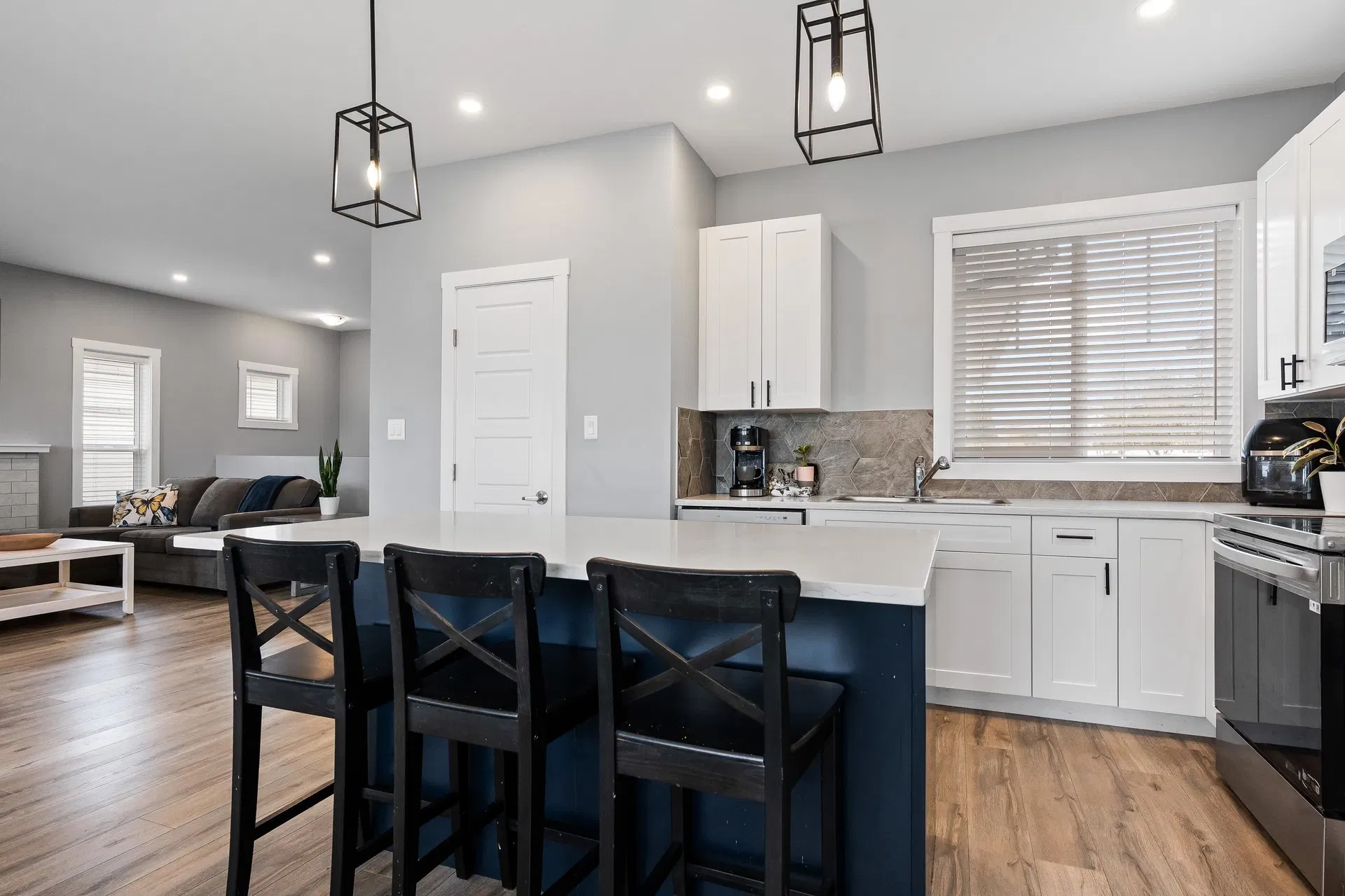 Photo 4 of 39 at B – 9279 Carleton Street