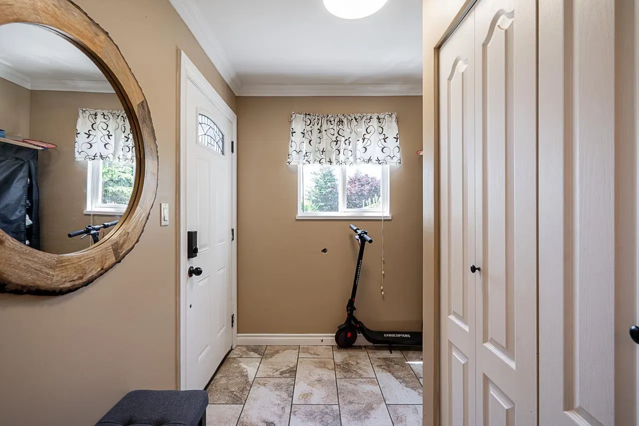 Photo 5 of 39 at 12214 211 Street