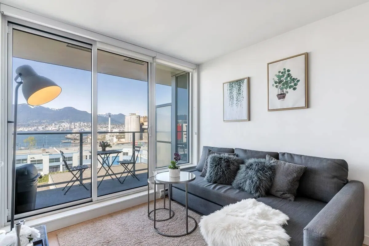Photo 2 of 26 at #603 – 933 E Hastings Street