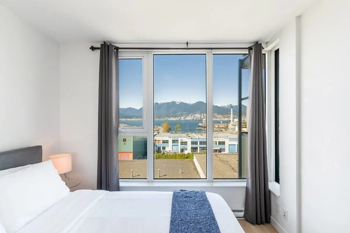 Photo 4 of 26 at #603 – 933 E Hastings Street