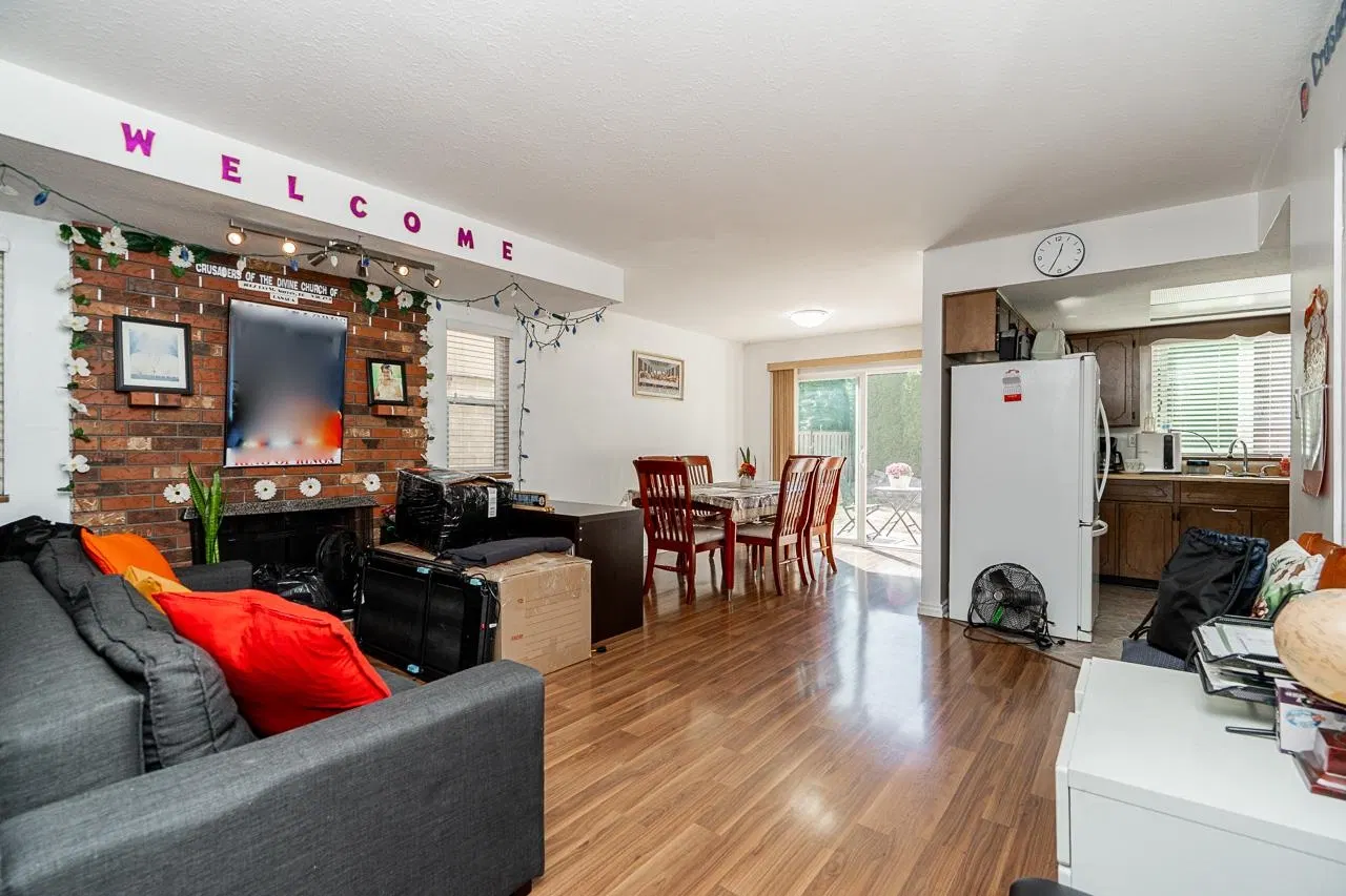 Photo 2 of 17 at 9667 155 Street