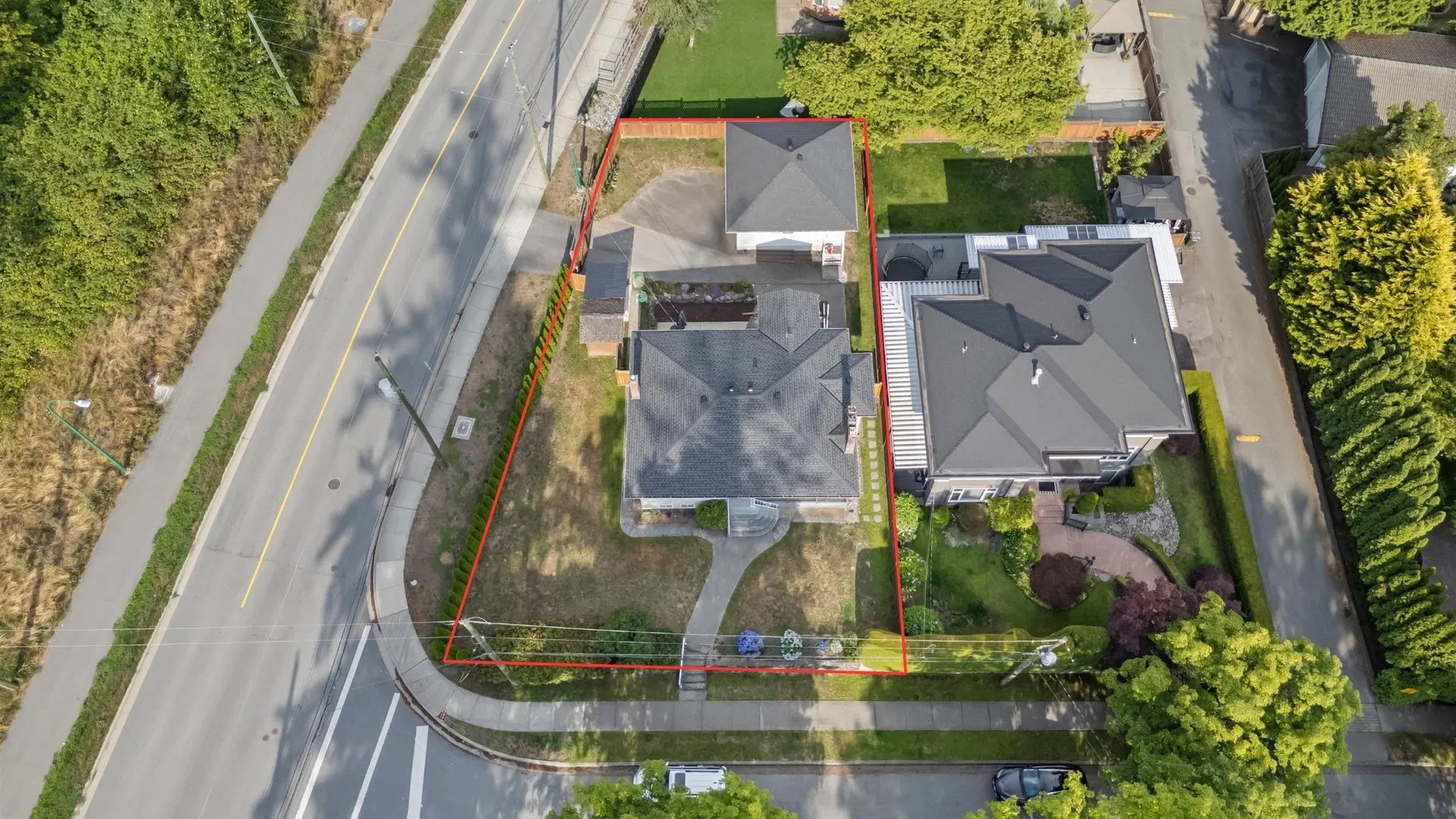 Photo 4 of 40 at 2510 Camrose Drive