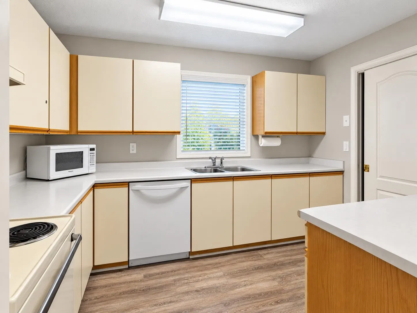 Photo 3 of 29 at #204 – 7156 121 Street