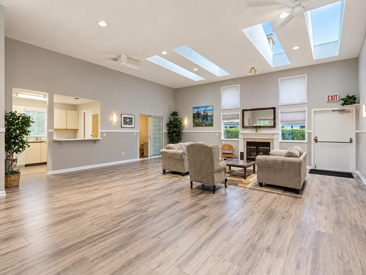 Photo 4 of 29 at #204 – 7156 121 Street