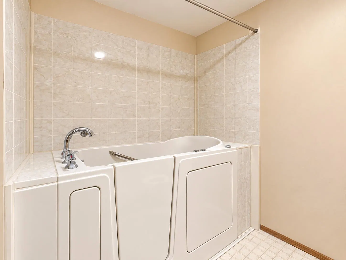 Photo 5 of 29 at #204 – 7156 121 Street
