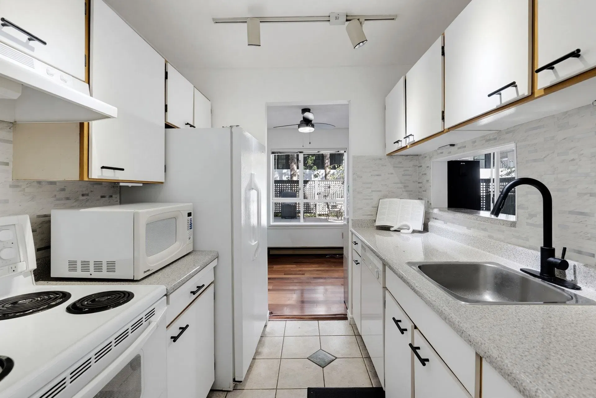 Photo 5 of 16 at #104 – 555 W 14th Avenue