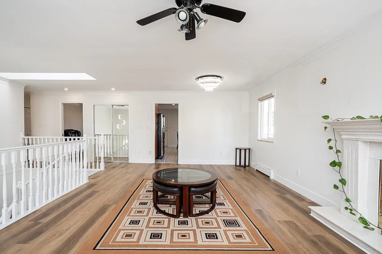 Photo 4 of 40 at 7865 16th Avenue
