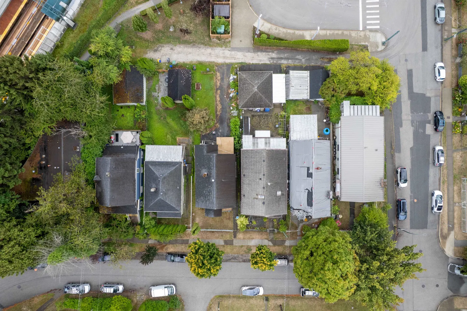 Photo 2 of 35 at 2474 E 24th Avenue