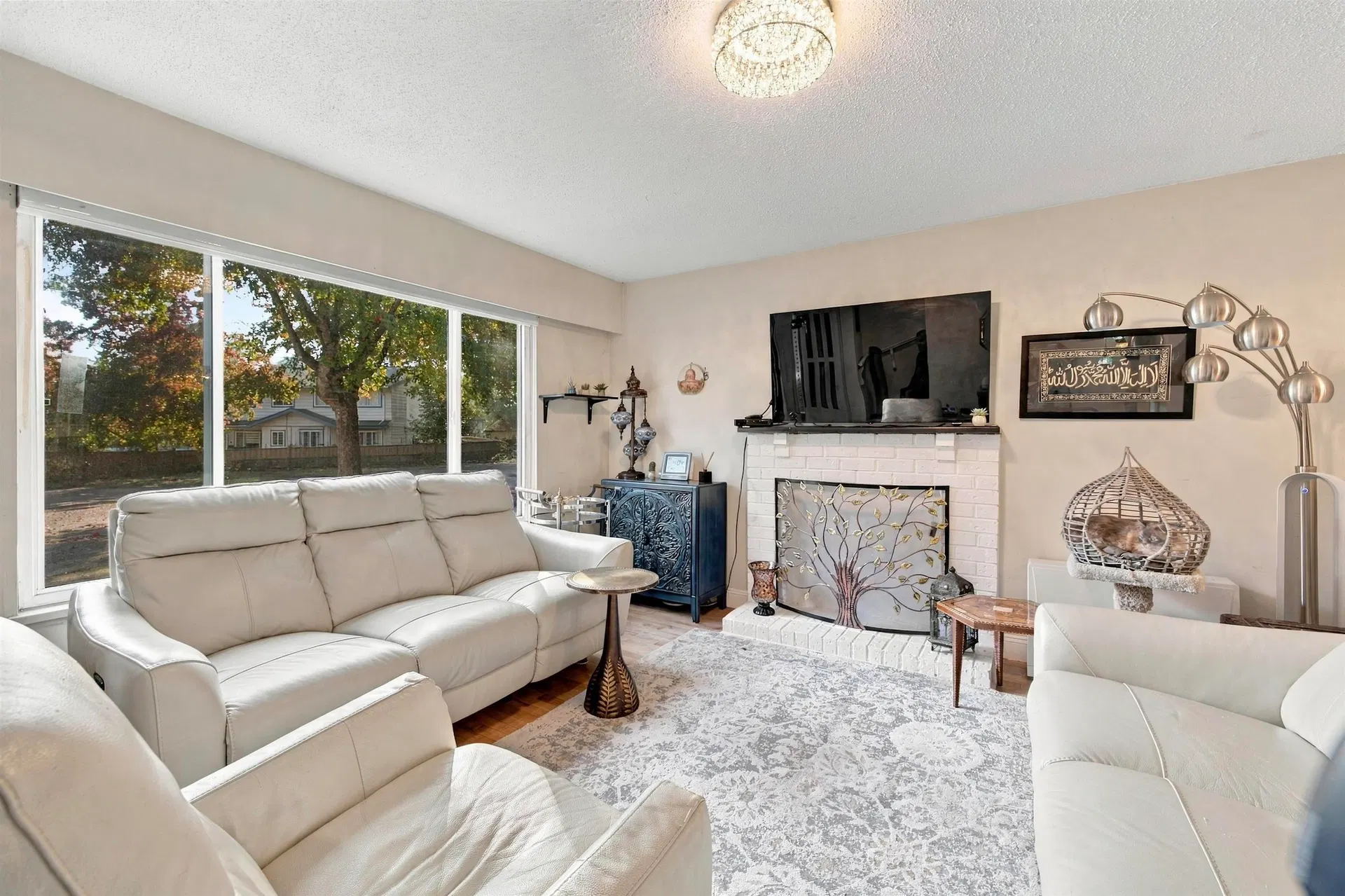 Photo 4 of 34 at 6284 Morgan Place