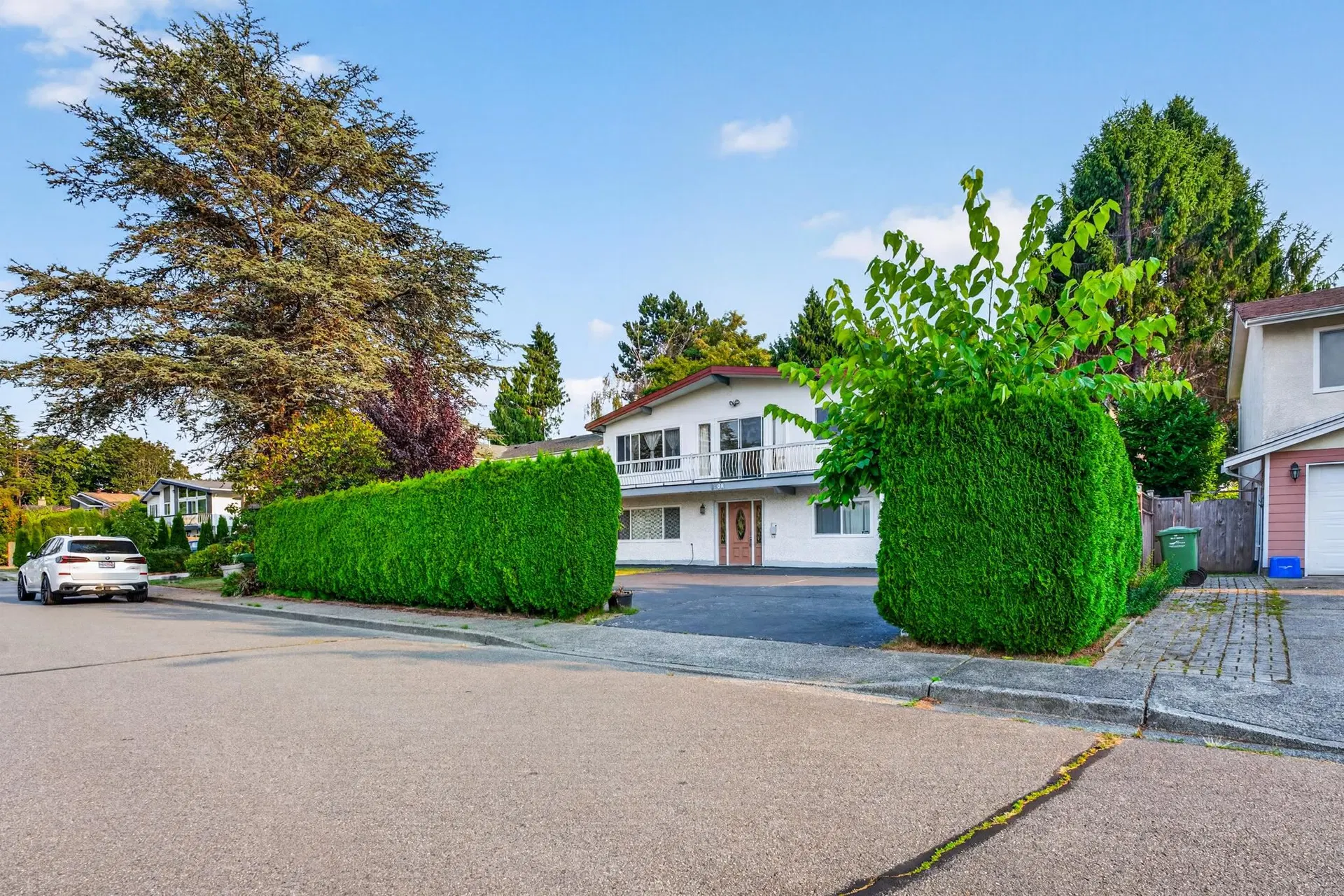 Photo 2 of 35 at 6500 Yeats Crescent
