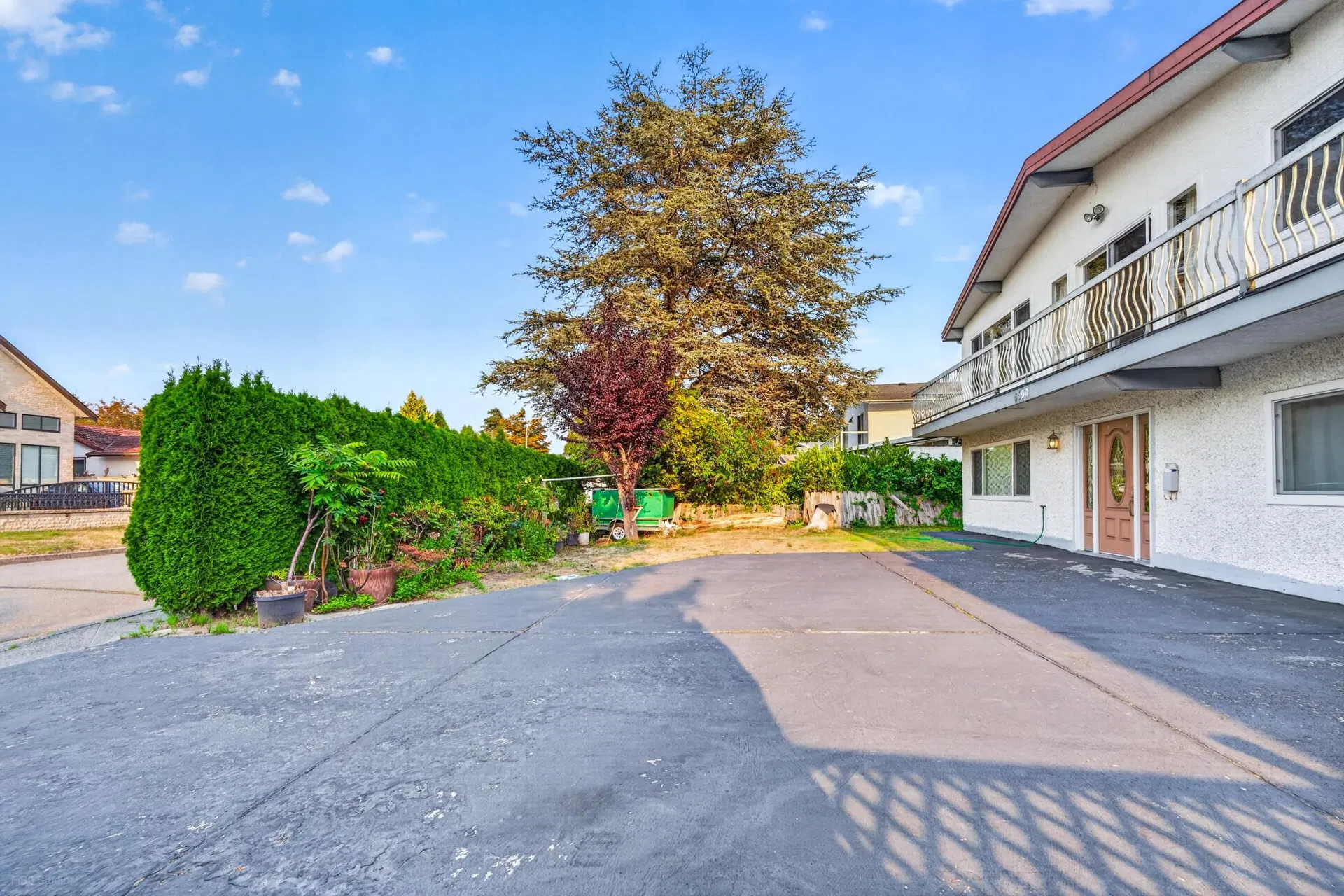 Photo 3 of 35 at 6500 Yeats Crescent