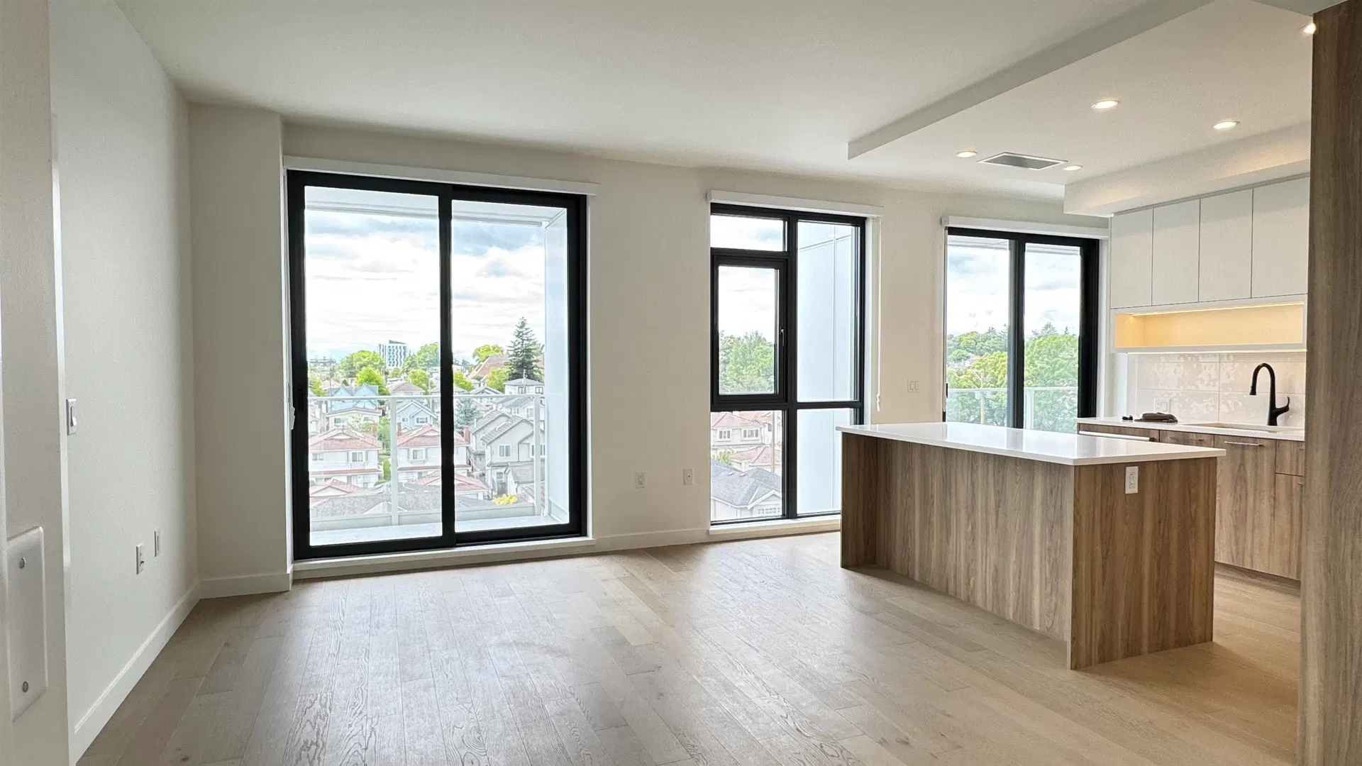 Photo 5 of 15 at #604 – 8398 Oak Street