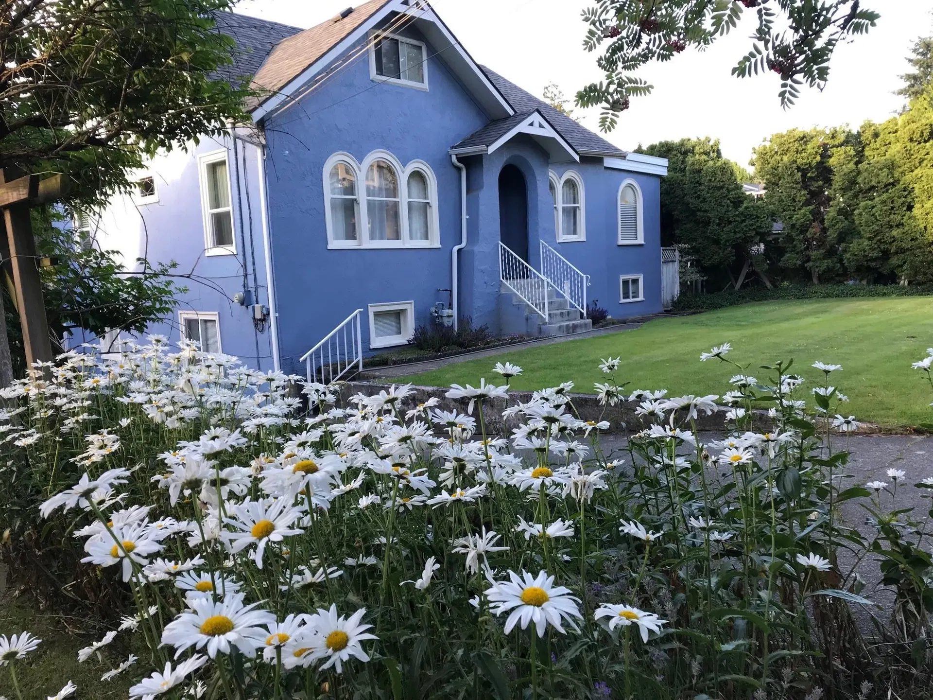 Photo 3 of 4 at 579 W 24th Avenue