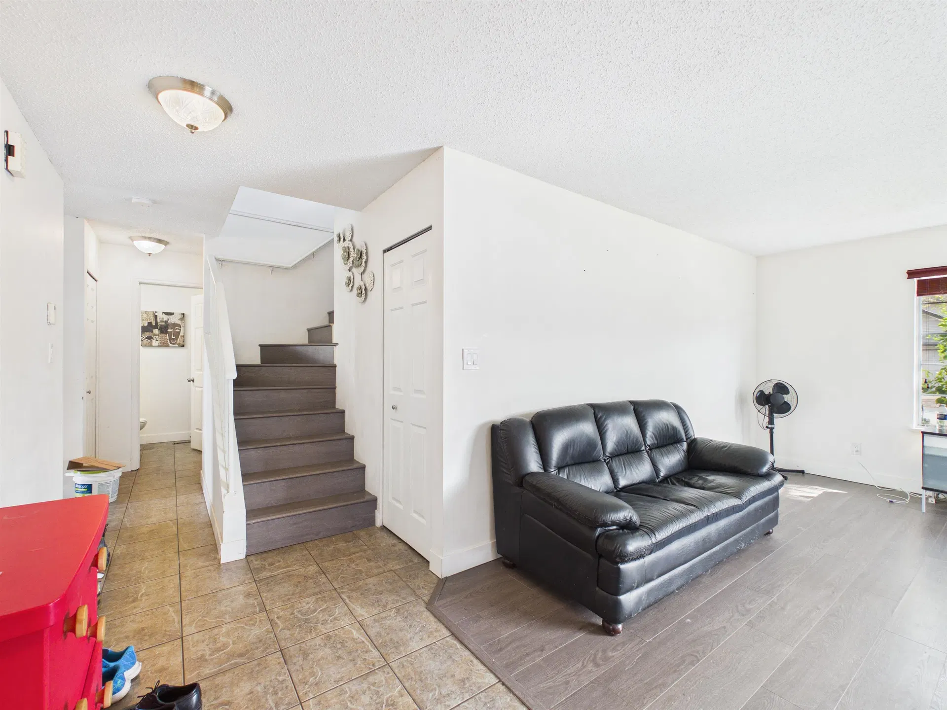Photo 4 of 24 at 6220 Lynas Lane