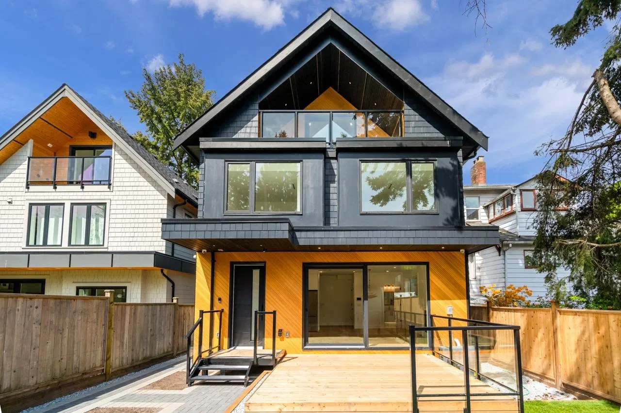 #2 – 950 W 17th Avenue