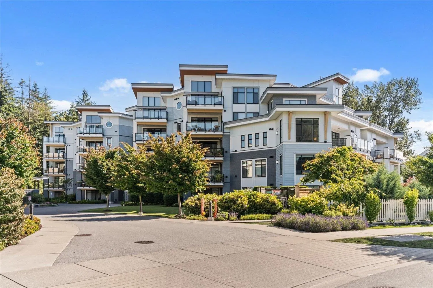 #104 – 5380 Tyee Lane