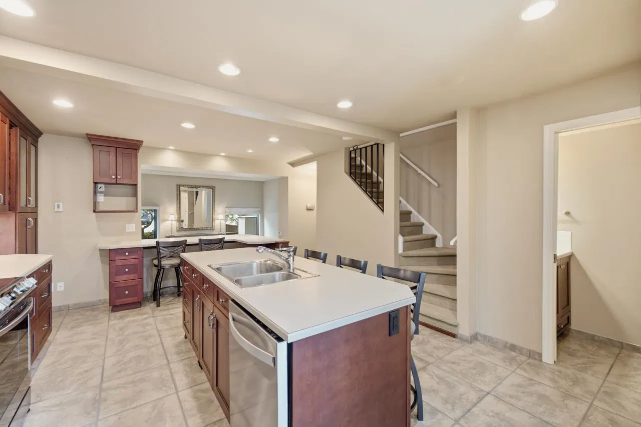 Photo 3 of 40 at #7 – 2990 Mariner Way