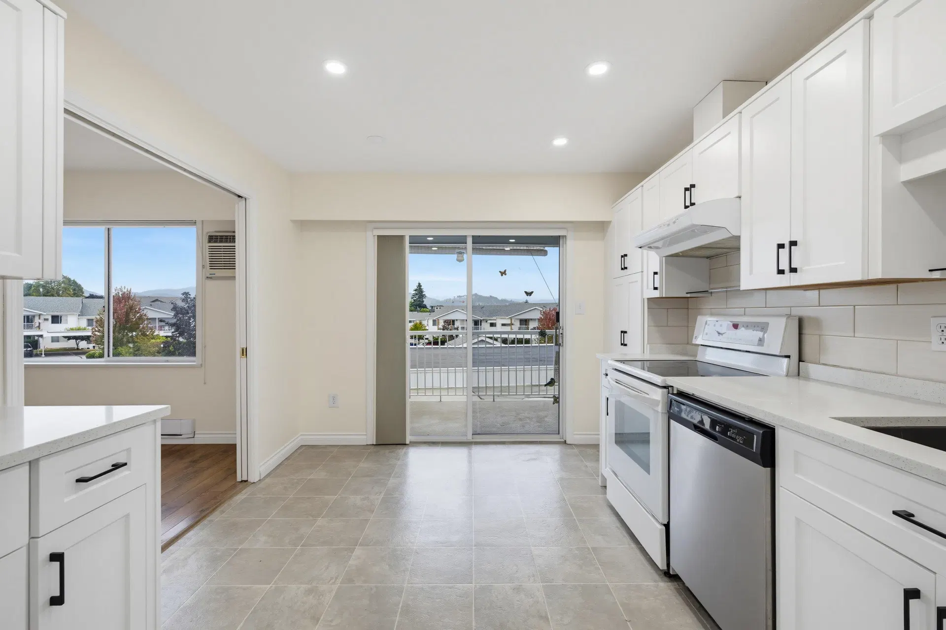 Photo 5 of 40 at #100 – 32691 Garibaldi Drive