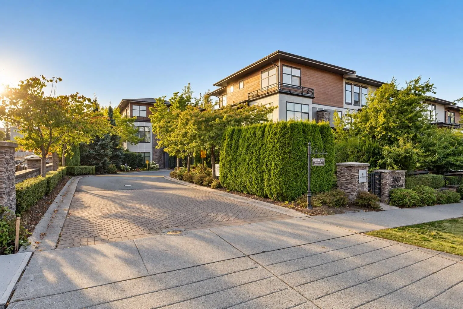 Photo 4 of 40 at #41 – 2687 158 Street