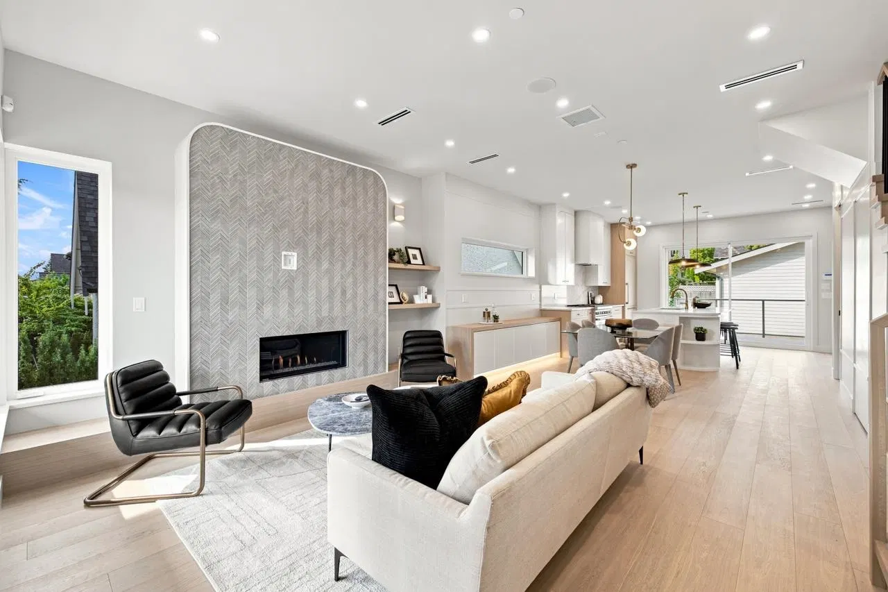Photo 4 of 40 at 3549 W 38th Avenue