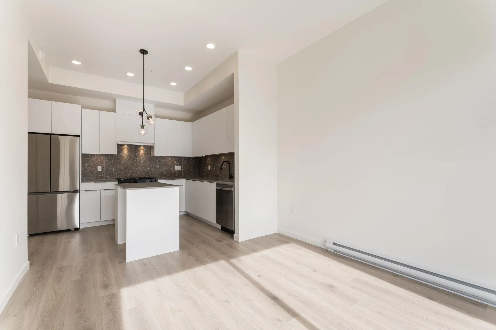 Photo 3 of 19 at #505 – 7936 206 Street