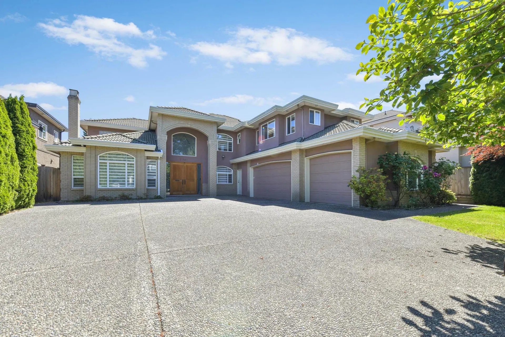 Photo 1 of 40 at 9760 Gilhurst Crescent