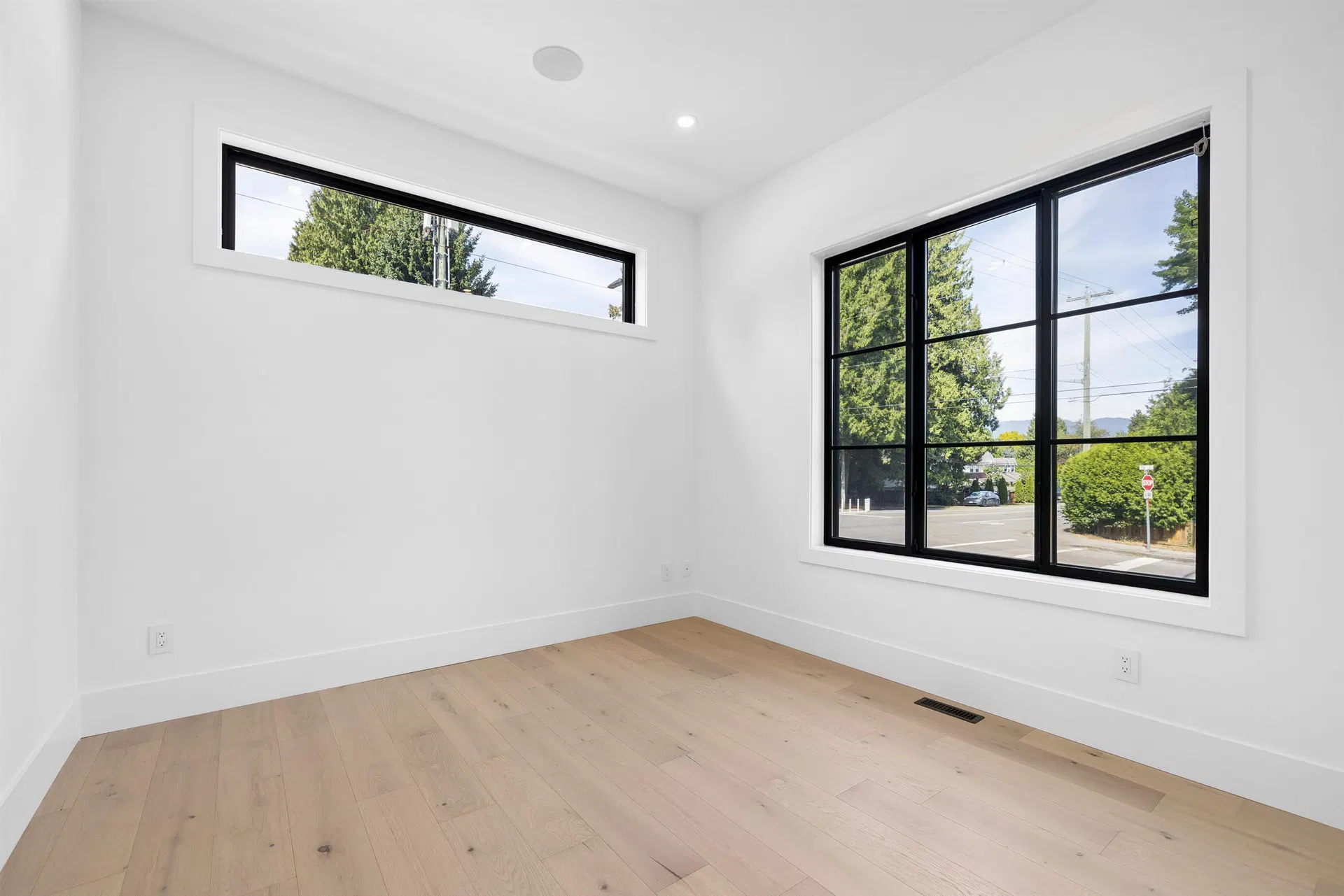 Photo 5 of 40 at 21606 124 Avenue