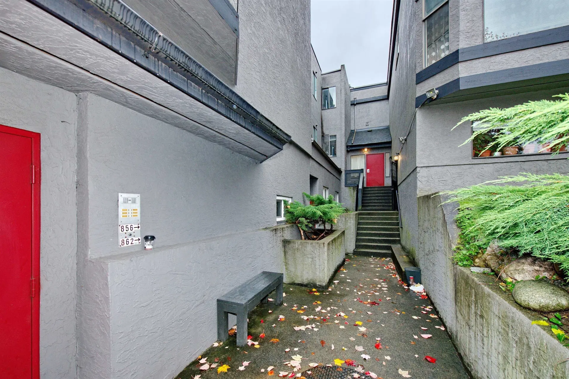 Photo 5 of 22 at #2 – 862 E Broadway