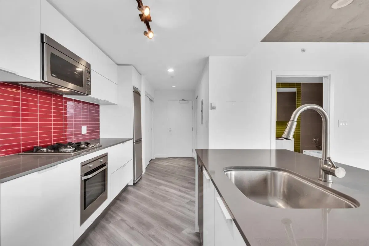 Photo 3 of 27 at #2907 – 128 W Cordova Street