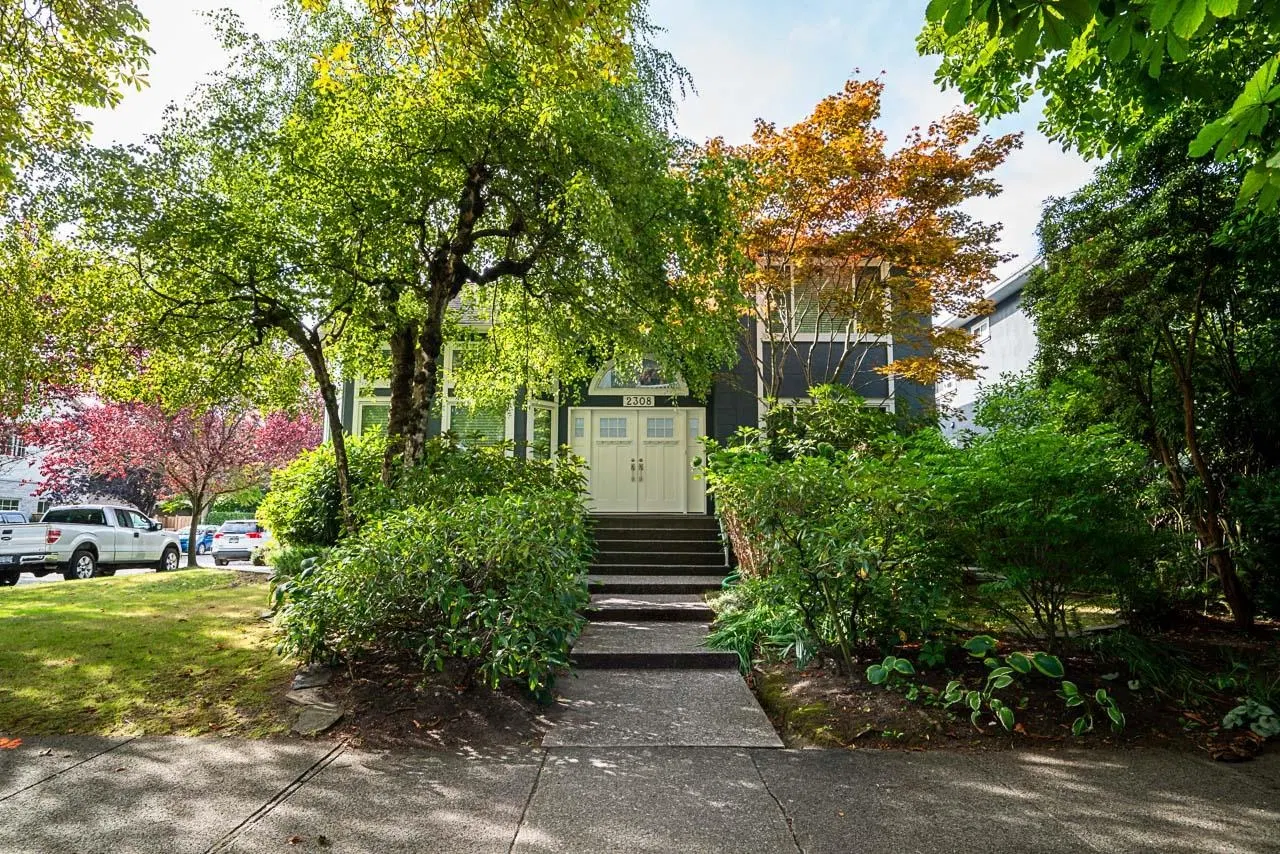 Photo 2 of 40 at 2308 W 14th Avenue