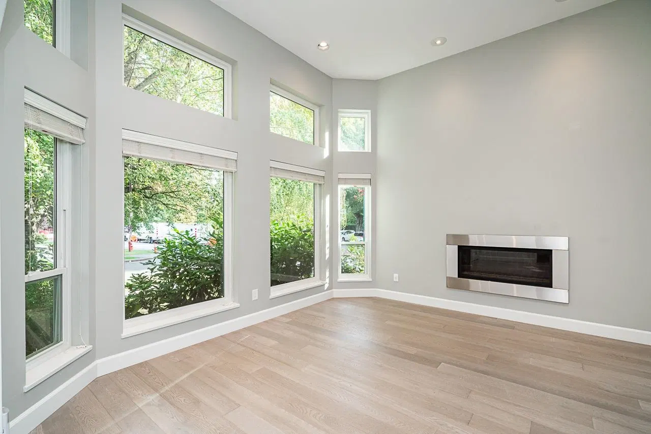 Photo 4 of 40 at 2308 W 14th Avenue