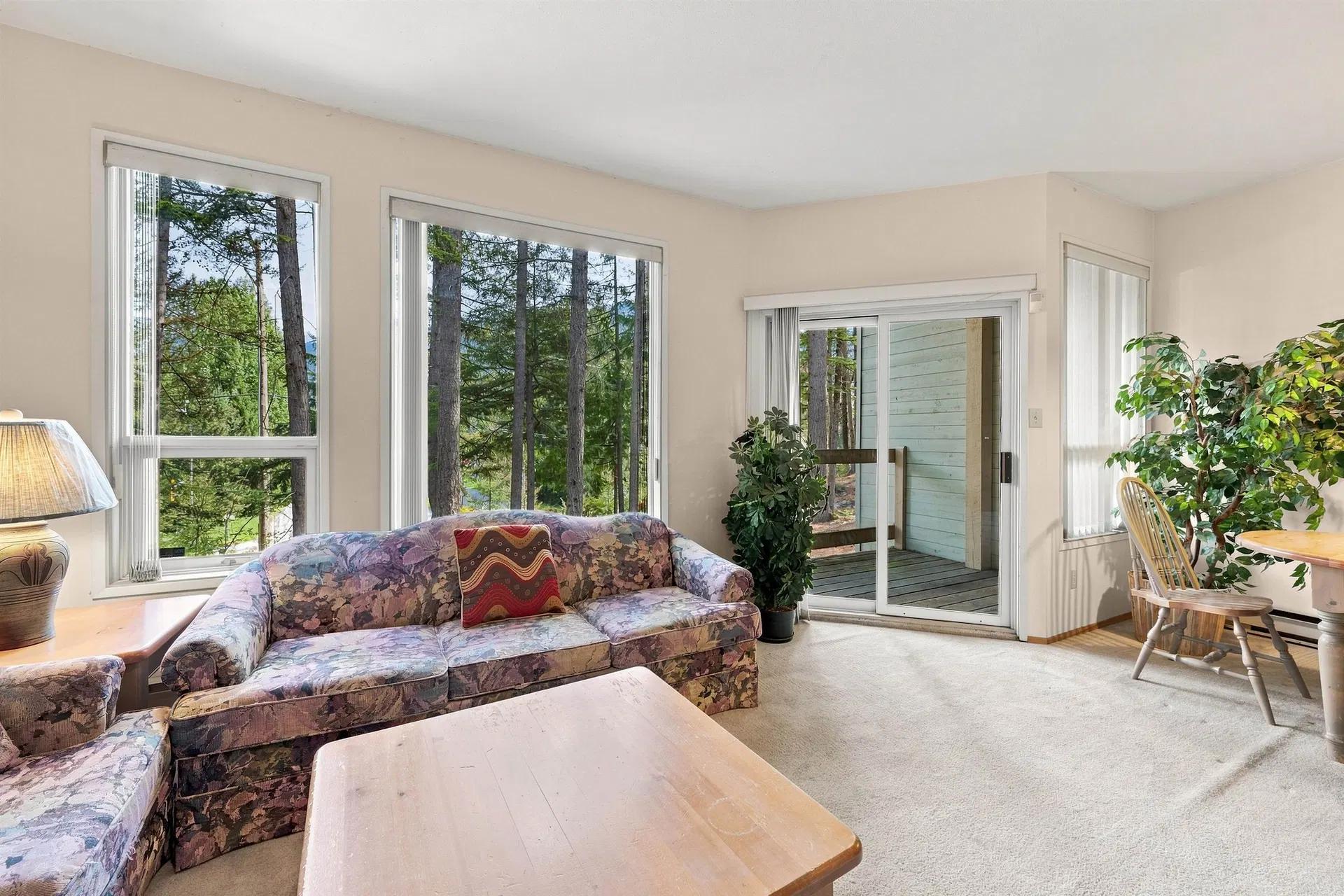 Photo 4 of 19 at #62 – 6127 Eagleridge Crescent