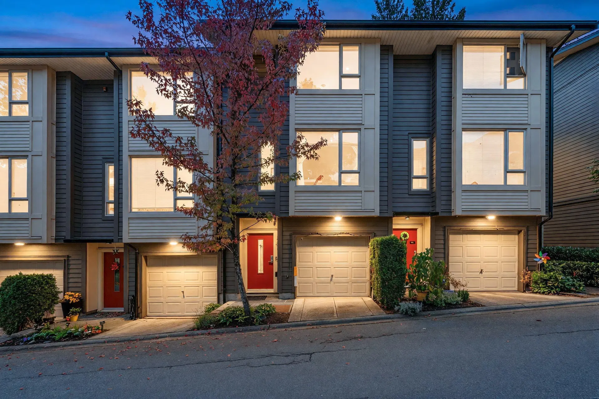 Photo 2 of 34 at #26 – 9229 University Crescent