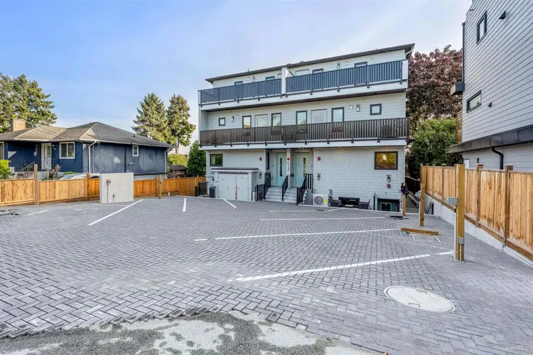 Photo 3 of 30 at #6 – 6136 Irmin Street