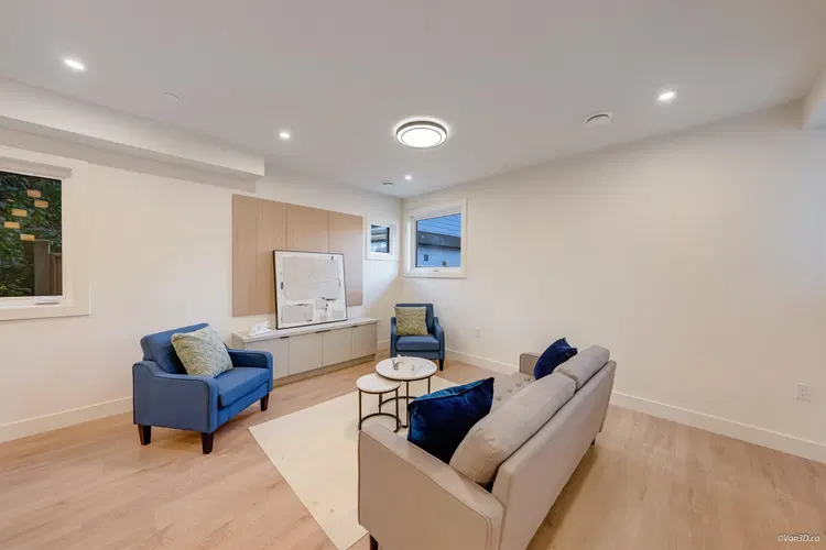 Photo 4 of 30 at #6 – 6136 Irmin Street