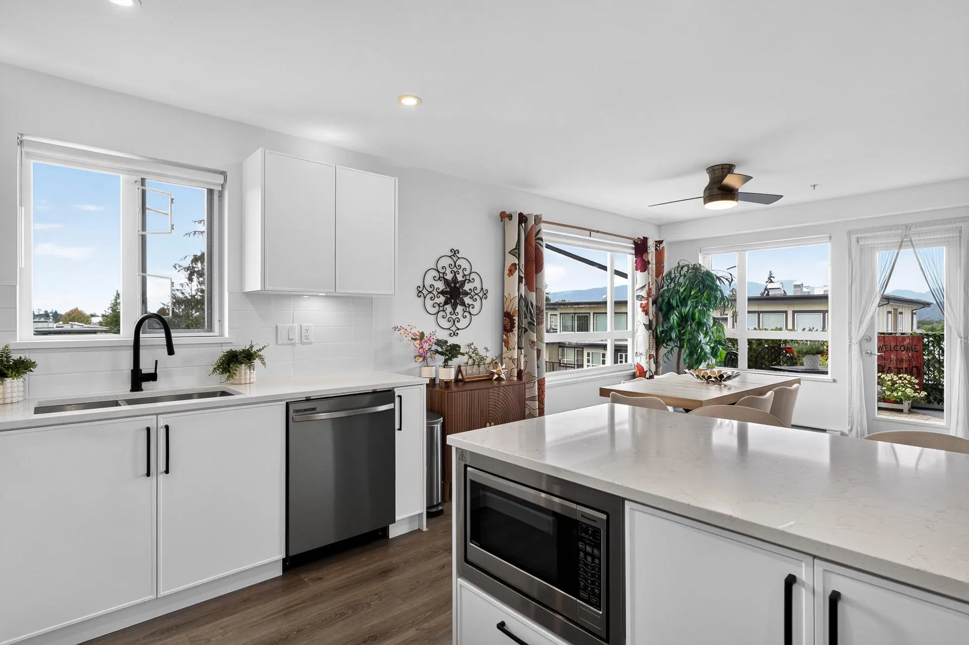 Photo 5 of 40 at #503 – 22575 Brown Avenue
