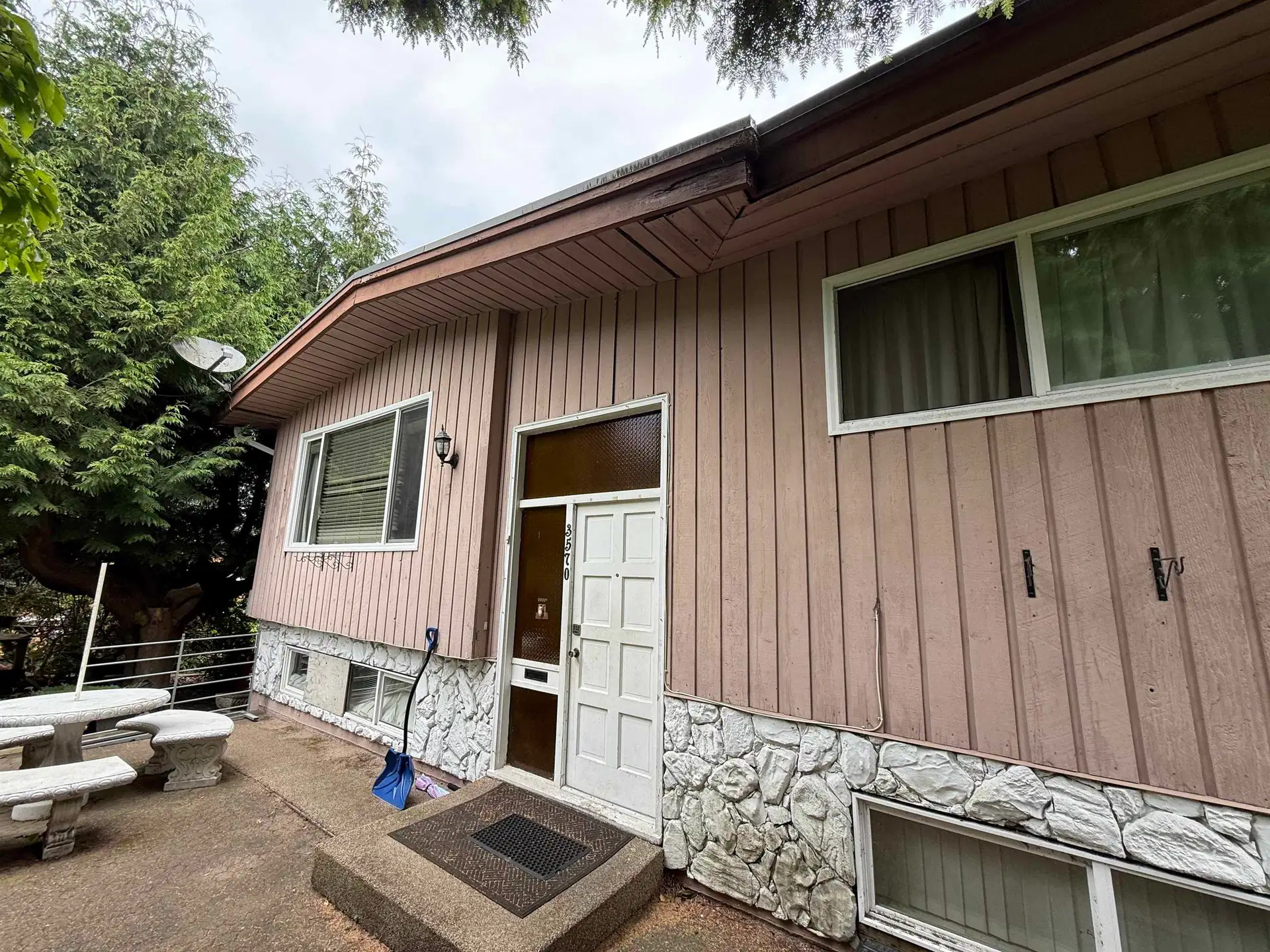 3570 Douglas Road