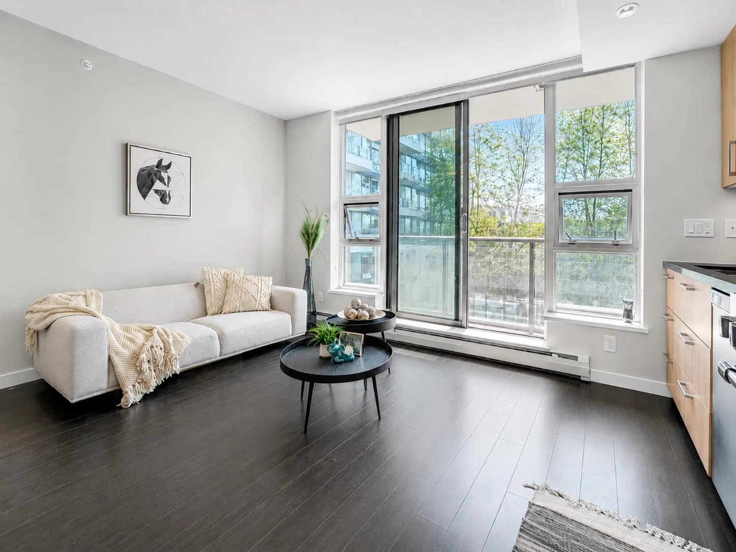 #809 – 168 1st Avenue